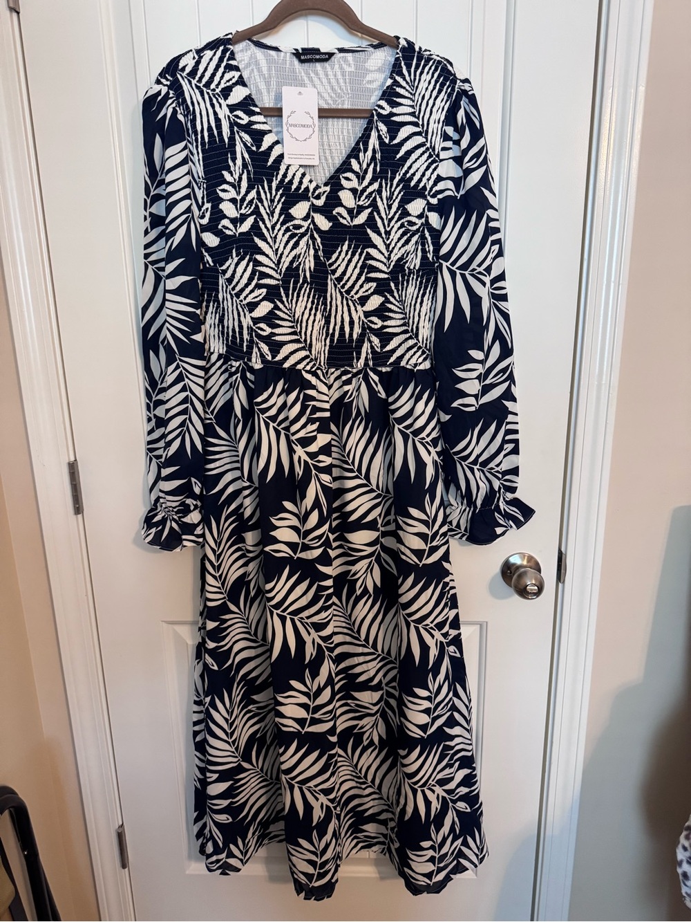 Women’s Navy and White Leaf Print Midi Dress NWT